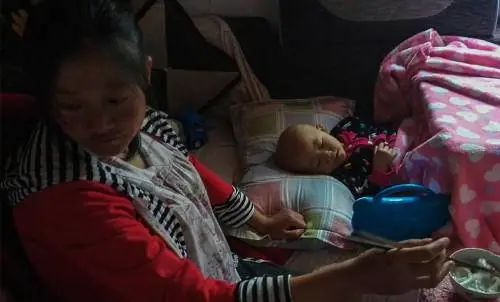 老来得子  把孩子交给86岁老人抚养