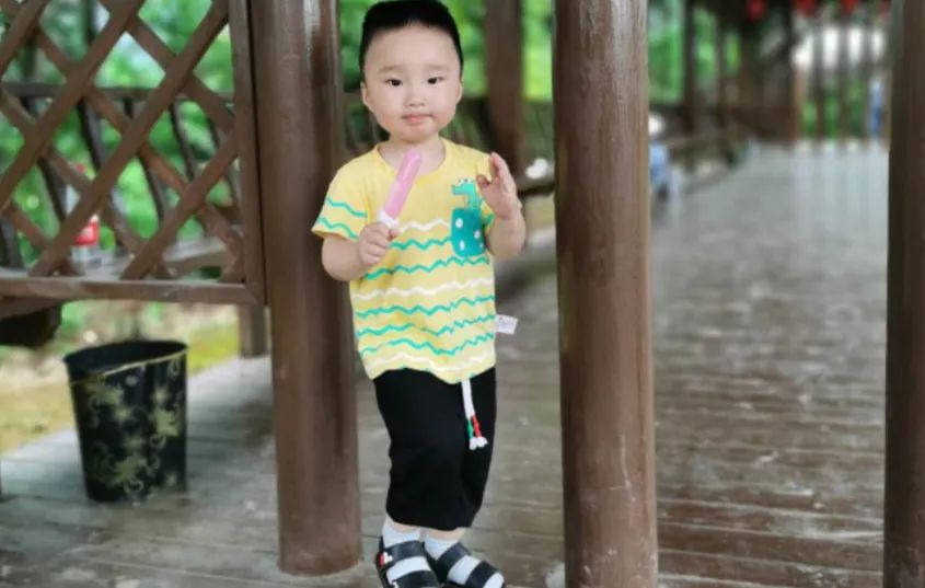 我叫小继弘 今年2岁 得了白血病  我好想活下去