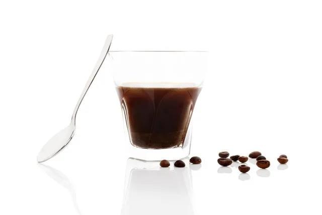 红橙黄绿青蓝紫，七彩的尿可能预示着疾病！