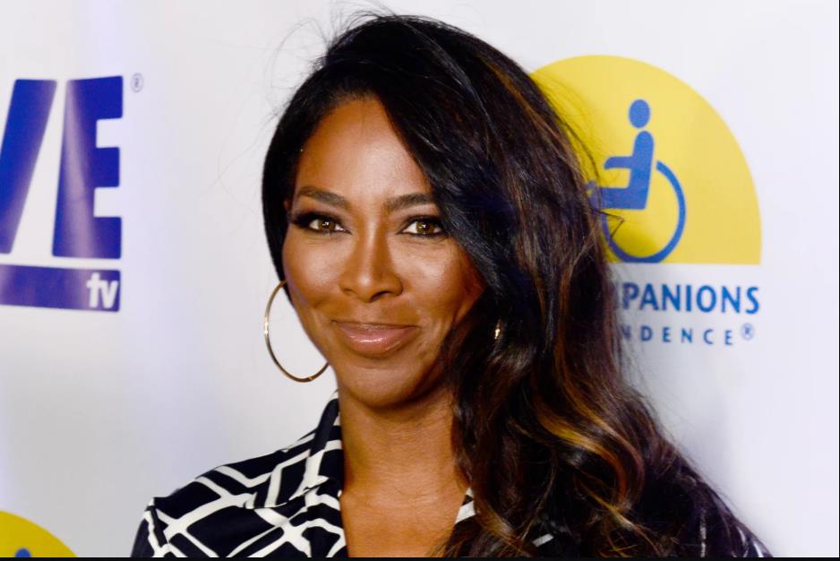 好莱坞女星Kenya Moore身患子宫肌瘤，最终通过试管婴儿技术成功怀孕